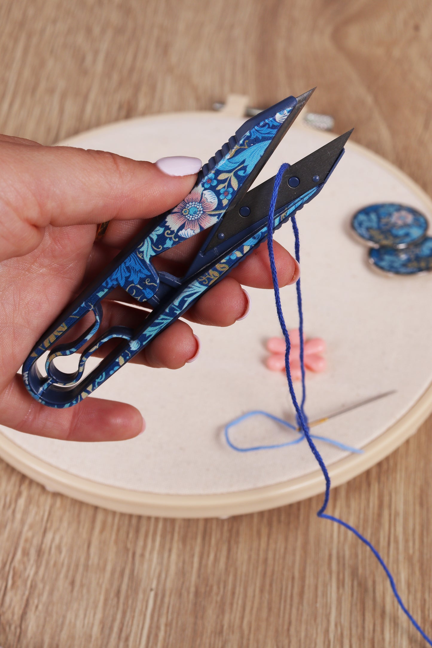 Woodblock Inspired: Thread Snips: 11cm